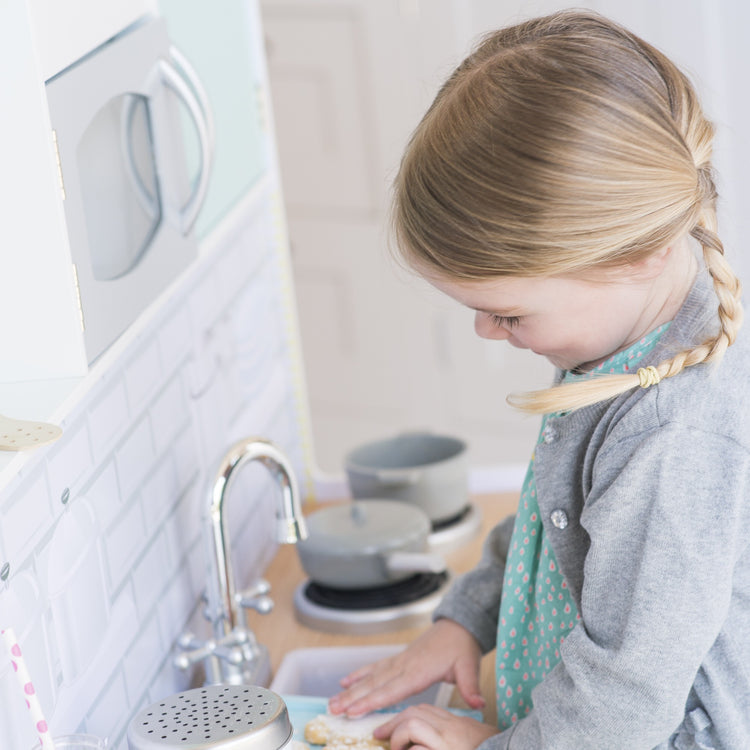 Peppermint Townhouse Wooden Kitchen 4