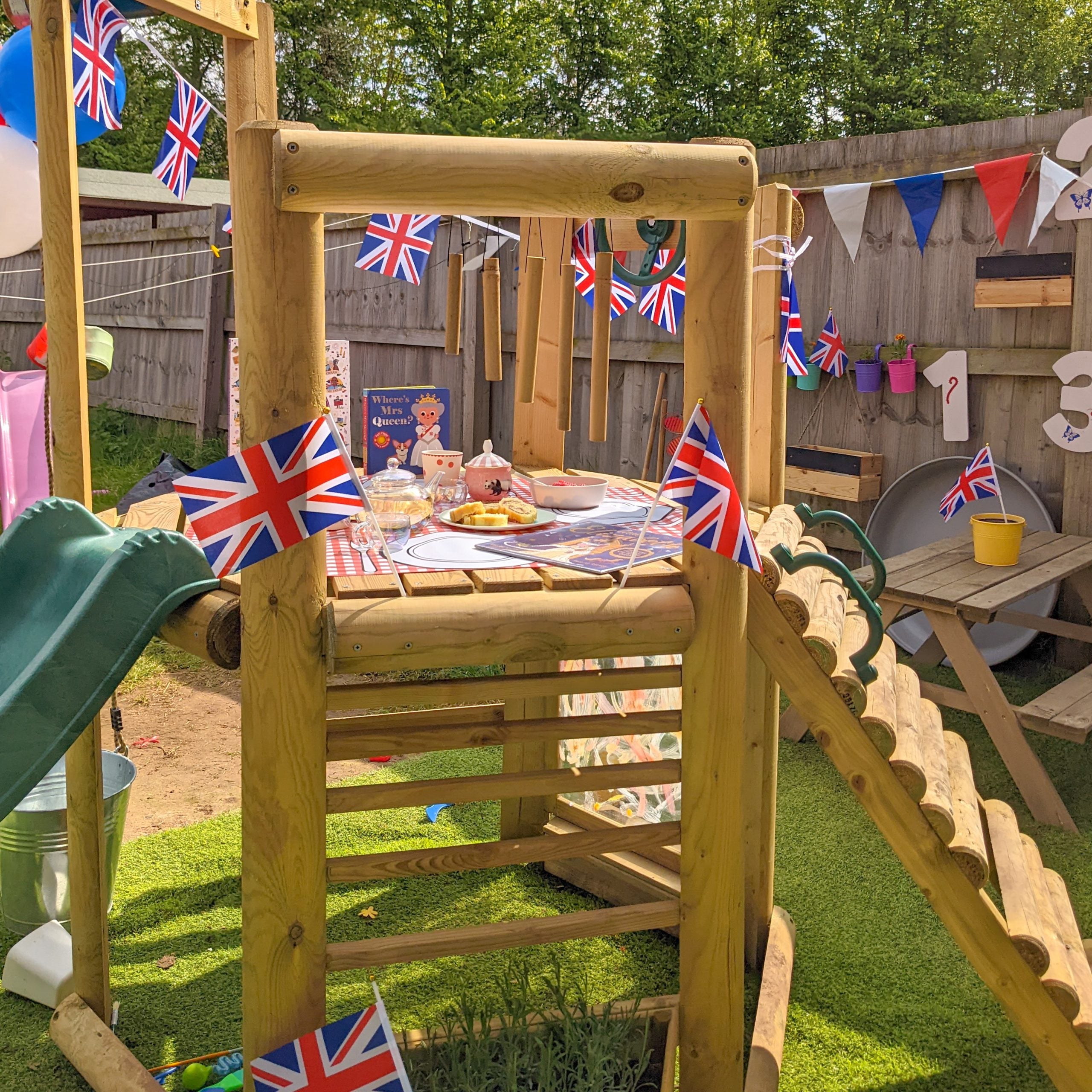 4 Queen’s Jubilee Activities With Raising Small Readers